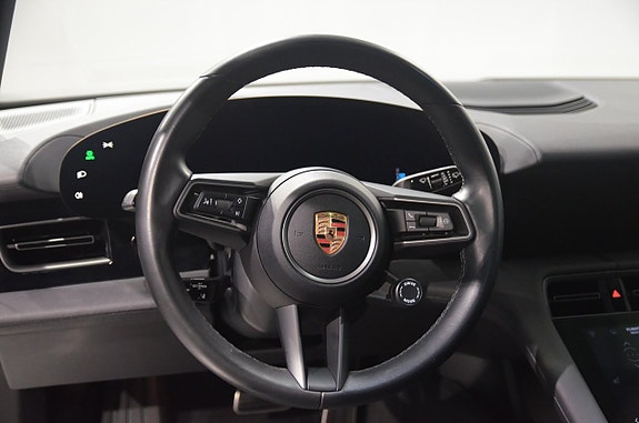 Porsche Taycan Sport Turismo 14 of 19