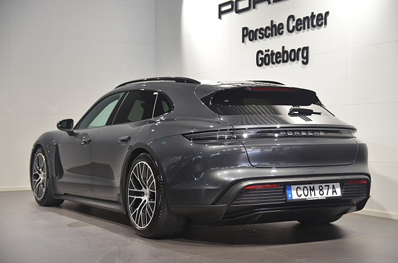 Porsche Taycan Sport Turismo 6 of 19