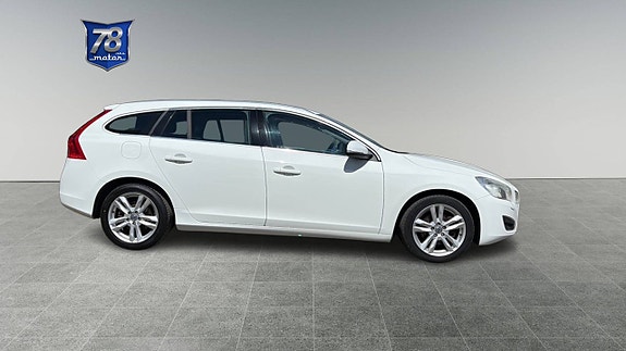 Volvo V60 9 of 15