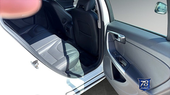 Volvo V60 12 of 15
