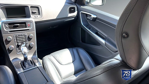 Volvo V60 11 of 15