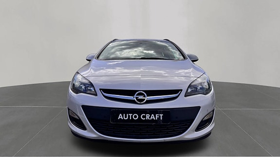 Opel Astra 2 of 5