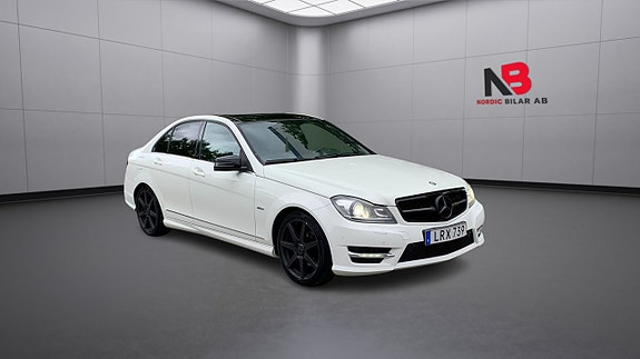 Mercedes-Benz C220 2 of 5