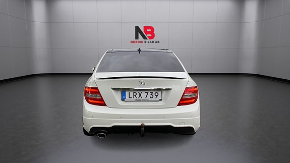 Mercedes-Benz C220 17 of 19