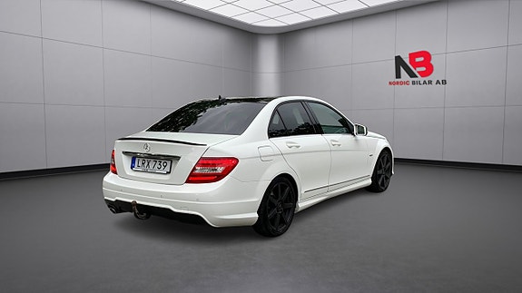 Mercedes-Benz C220 15 of 19