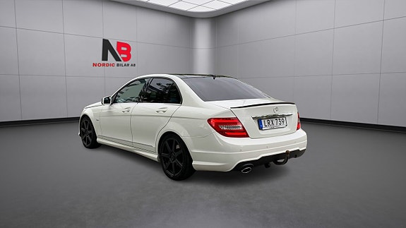 Mercedes-Benz C220 14 of 19