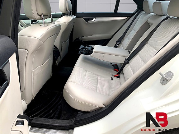 Mercedes-Benz C220 11 of 19