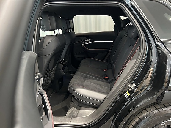 Audi Q8 e-tron 9 of 19