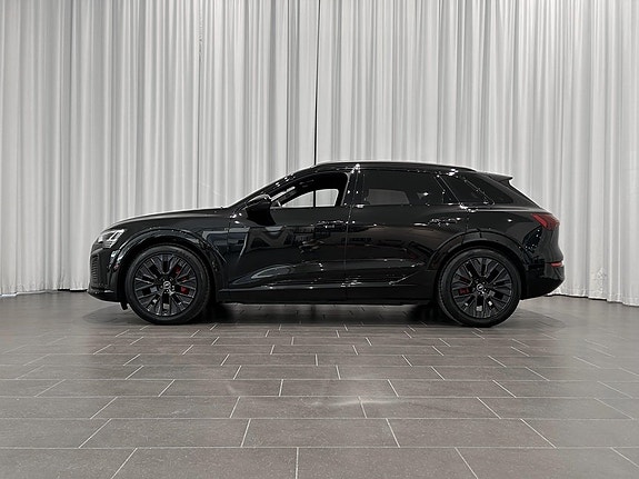 Audi Q8 e-tron 2 of 5