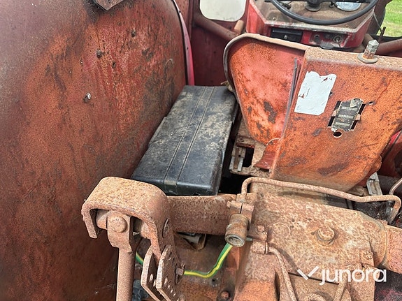 Traktor - McCormick, Intern 523 D 19 of 30