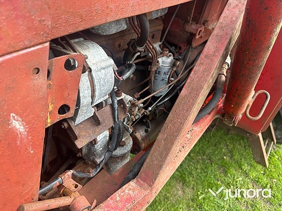 Traktor - McCormick, Intern 523 D 29 of 30