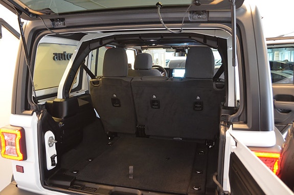 Jeep Wrangler Unlimited 20 of 21