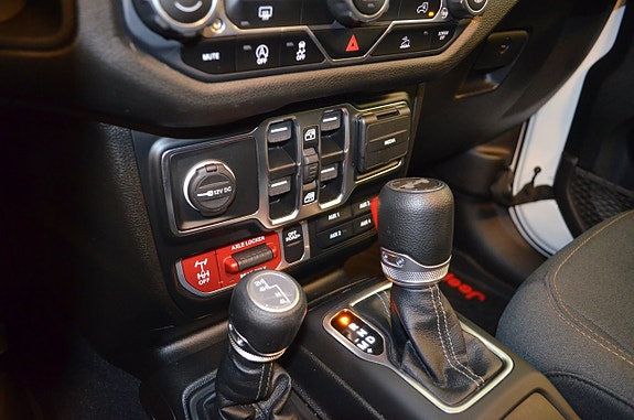 Jeep Wrangler Unlimited 12 of 21