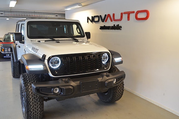 Jeep Wrangler Unlimited 3 of 5