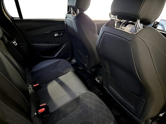 Peugeot e-208 12 of 15