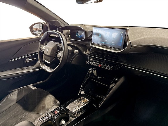 Peugeot e-208 11 of 15