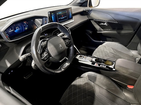 Peugeot e-208 4 of 5