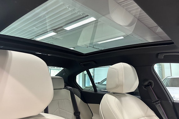 BMW 550e 16 of 20