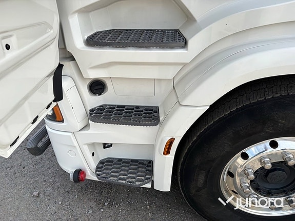 Timmerbil med kran - Scania, R660B6X4NB 10 of 30