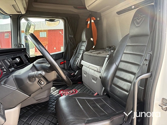 Timmerbil med kran - Scania, R660B6X4NB 11 of 30
