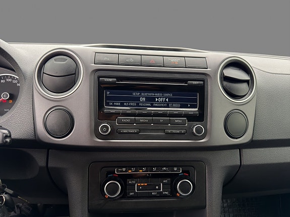 Volkswagen Amarok 11 of 16