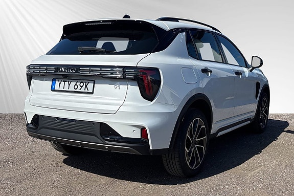 Lynk & Co 01 5 of 11