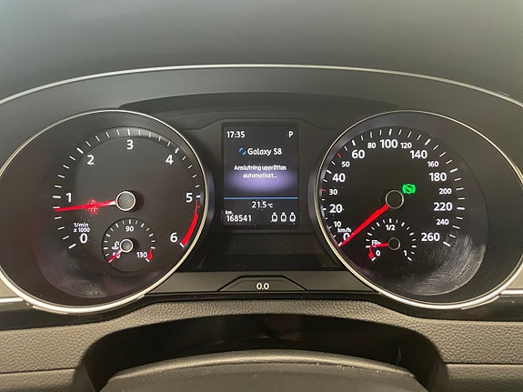 Volkswagen Passat Alltrack 12 of 24
