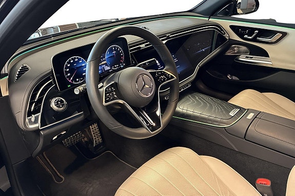 Mercedes-Benz E300 de 7 of 12