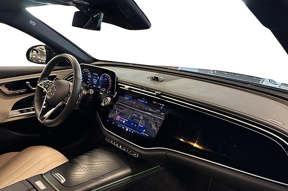 Mercedes-Benz E300 de 11 of 12