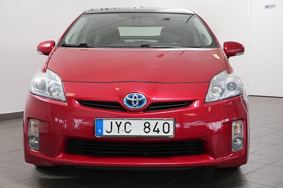 Toyota Prius 3 of 5