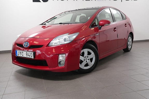 Toyota Prius 2 of 5