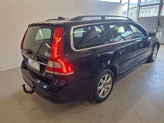 Volvo V70 3 of 16