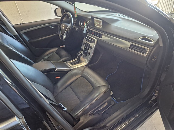 Volvo V70 5 of 16