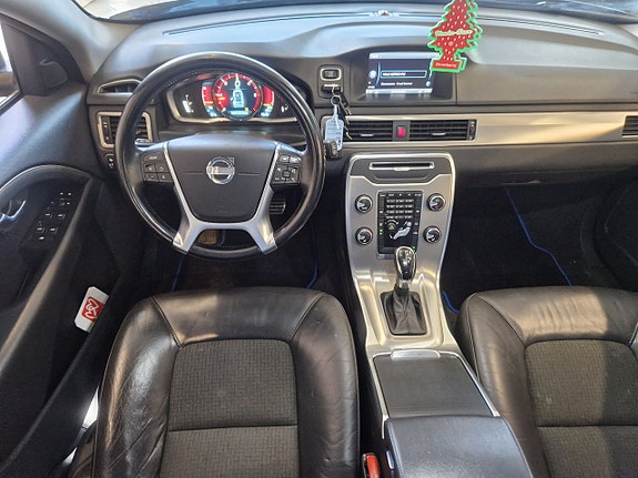 Volvo V70 7 of 16