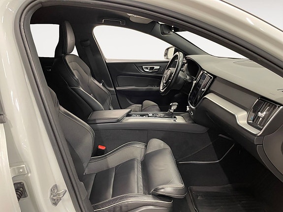 Volvo V60 15 of 23