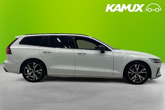 Volvo V60 2 of 23