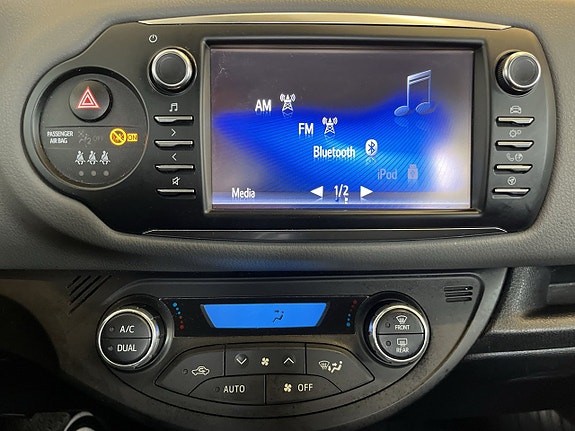 Toyota Yaris 18 of 23