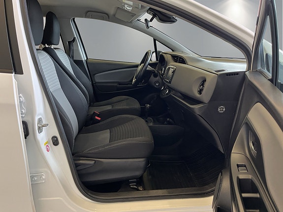 Toyota Yaris 9 of 23