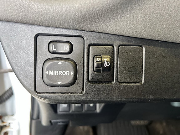Toyota Yaris 20 of 23
