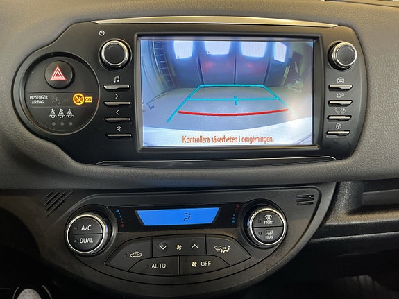 Toyota Yaris 17 of 23
