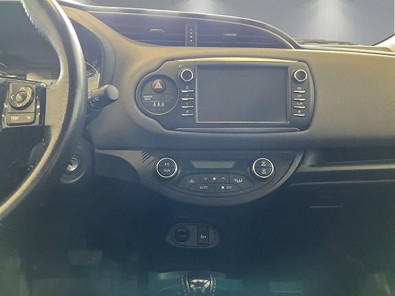 Toyota Yaris 11 of 23