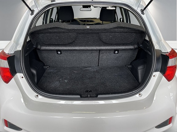 Toyota Yaris 6 of 23