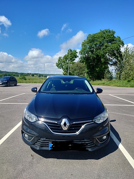 Renault Megane IV 4 of 5