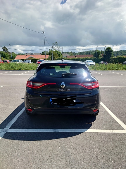 Renault Megane IV 2 of 5