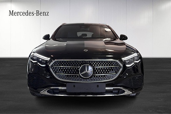 Mercedes-Benz E300 de 5 of 13