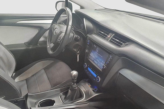 Toyota Avensis 16 of 23