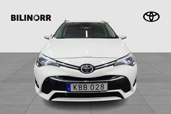 Toyota Avensis 9 of 23