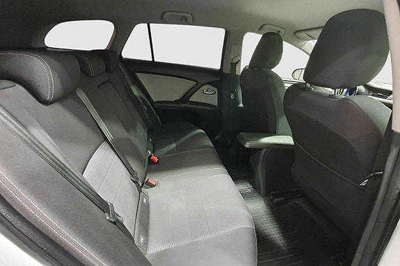Toyota Avensis 18 of 23