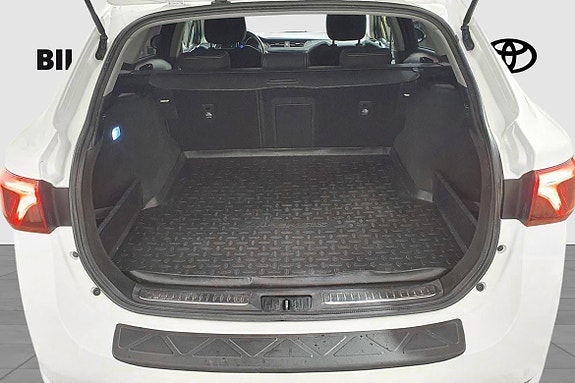 Toyota Avensis 5 of 5