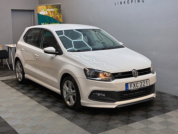 Volkswagen Polo 2 of 5